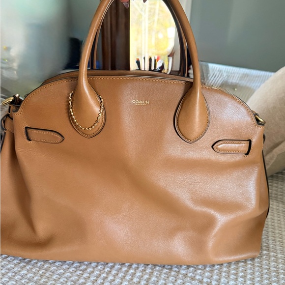 Coach Handbags - Coach honey Empire 40